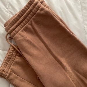 TNA slim sweatpant in honey beige